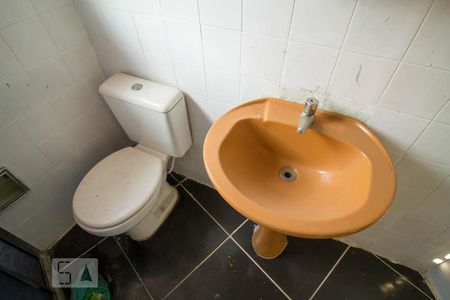 Casa à venda com 80m², 4 quartos e sem vaga Casa à venda com 80m², 4 quartos e sem vagaBanheiro 1