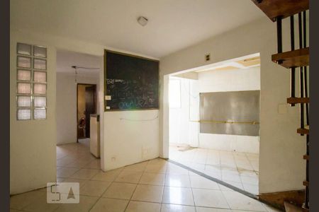 Sala de casa à venda com 4 quartos, 80m² em Vila Gumercindo, São Paulo
