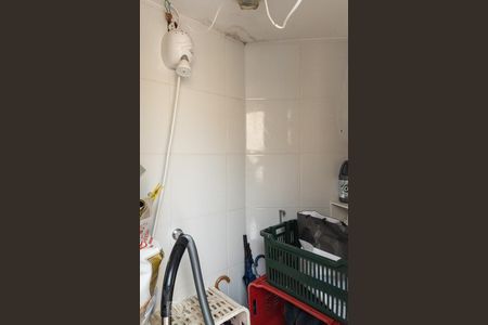 Casa à venda com 192m², 3 quartos e 2 vagas Casa à venda com 192m², 3 quartos e 2 vagasÁrea de Serviço - banheiro