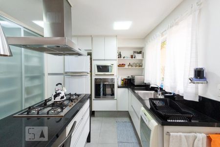 Casa à venda com 192m², 3 quartos e 2 vagas Casa à venda com 192m², 3 quartos e 2 vagasCozinha