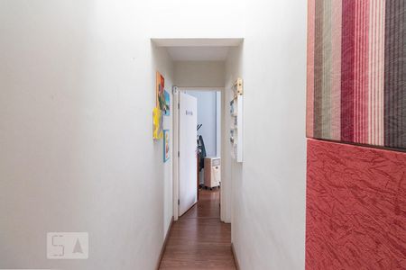 Casa à venda com 192m², 3 quartos e 2 vagas Casa à venda com 192m², 3 quartos e 2 vagasCorredor
