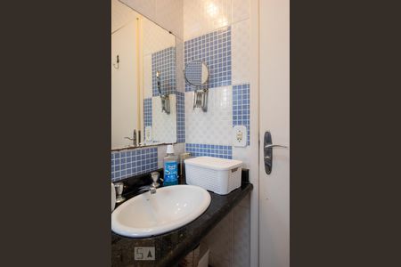 Casa à venda com 192m², 3 quartos e 2 vagas Casa à venda com 192m², 3 quartos e 2 vagasBanheiro do Corredor