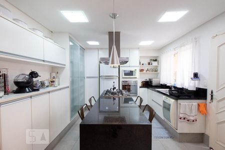 Casa à venda com 192m², 3 quartos e 2 vagas Casa à venda com 192m², 3 quartos e 2 vagasCozinha