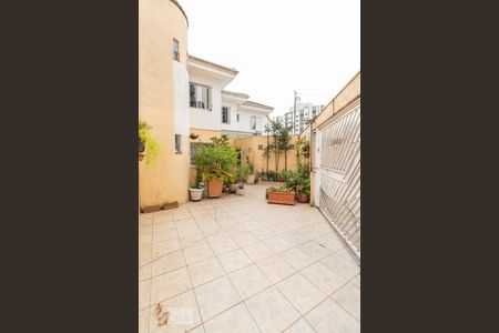 Casa à venda com 192m², 3 quartos e 2 vagas Casa à venda com 192m², 3 quartos e 2 vagasQuintal