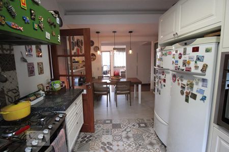 Apartamento para alugar com 167m², 3 quartos e 2 vagas Apartamento para alugar com 167m², 3 quartos e 2 vagasCozinha