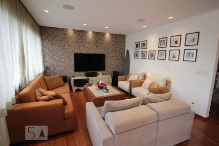 Apartamento para alugar com 167m², 3 quartos e 2 vagas Apartamento para alugar com 167m², 3 quartos e 2 vagasSala