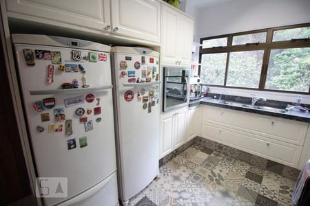 Apartamento para alugar com 167m², 3 quartos e 2 vagas Apartamento para alugar com 167m², 3 quartos e 2 vagasCozinha