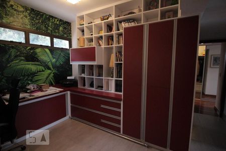 Apartamento para alugar com 167m², 3 quartos e 2 vagas Apartamento para alugar com 167m², 3 quartos e 2 vagasEscritorio