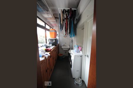 Apartamento para alugar com 167m², 3 quartos e 2 vagas Apartamento para alugar com 167m², 3 quartos e 2 vagasLavanderia