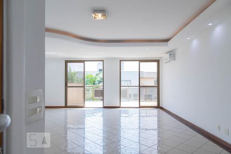 Sala 1 de apartamento para alugar com 5 quartos, 347m² em Recreio dos Bandeirantes, Rio de Janeiro