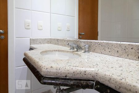 Apartamento à venda com 347m², 5 quartos e 5 vagasBanheiro da suíte 4