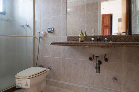 Apartamento à venda com 347m², 5 quartos e 5 vagasBanheiro da suíte 2