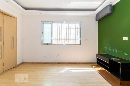 Sala de casa à venda com 2 quartos, 240m² em Jardim das Rosas (zona Norte), São Paulo