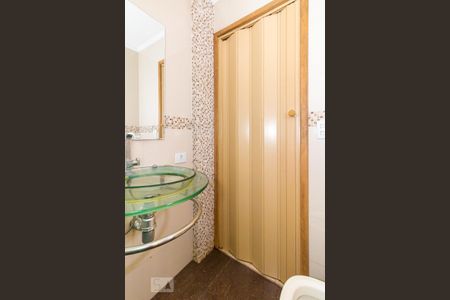 Casa à venda com 240m², 2 quartos e 3 vagasBanheiro da Suíte