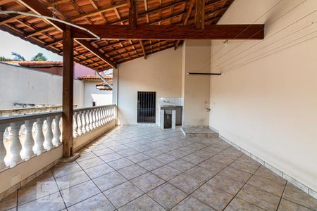 Casa à venda com 240m², 2 quartos e 3 vagasÁrea de Serviço
