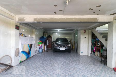 Garagem 1 de casa à venda com 3 quartos, 200m² em Umuarama, Osasco