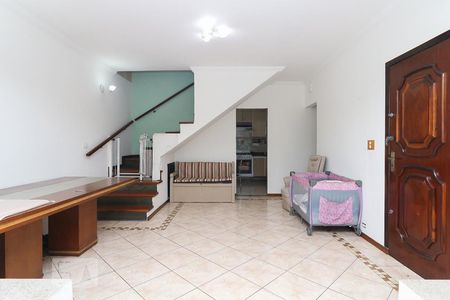 Sala de casa para alugar com 3 quartos, 200m² em Umuarama, Osasco