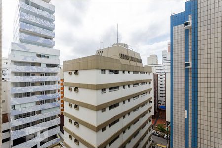 Vista de kitnet/studio para alugar com 1 quarto, 42m² em Gonzaga, Santos