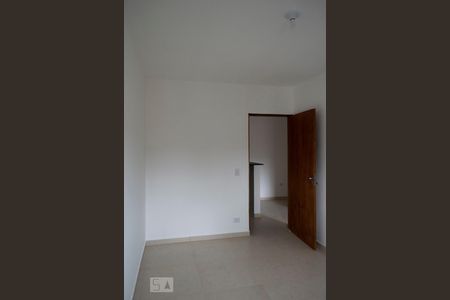 QUARTO 1 de apartamento para alugar com 2 quartos, 50m² em Parque Peruche, São Paulo