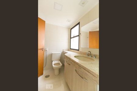 Apartamento à venda com 129m², 3 quartos e 2 vagas Apartamento à venda com 129m², 3 quartos e 2 vagasBanheiro Quarto 3 - Suíte