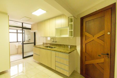 Apartamento à venda com 129m², 3 quartos e 2 vagas Apartamento à venda com 129m², 3 quartos e 2 vagasCozinha