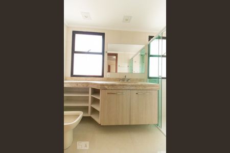 Apartamento à venda com 129m², 3 quartos e 2 vagas Apartamento à venda com 129m², 3 quartos e 2 vagasBanheiro Quarto 3 - Suíte