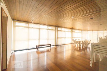 Apartamento à venda com 129m², 3 quartos e 2 vagas Apartamento à venda com 129m², 3 quartos e 2 vagasSalão de Festas