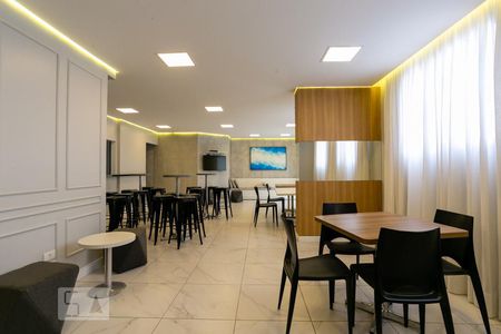 Apartamento à venda com 120m², 3 quartos e 2 vagas Apartamento à venda com 120m², 3 quartos e 2 vagasÁrea Comum - Salão de festas