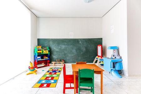 Apartamento à venda com 120m², 3 quartos e 2 vagas Apartamento à venda com 120m², 3 quartos e 2 vagasÁrea Comum - Salão de jogos e brinquedoteca