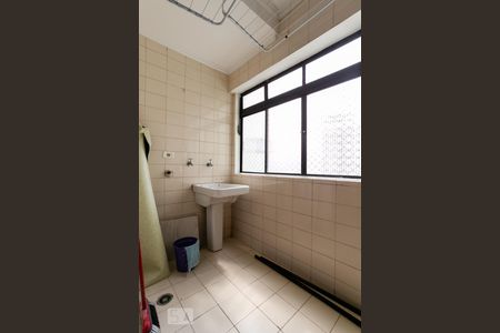 Apartamento à venda com 120m², 3 quartos e 2 vagas Apartamento à venda com 120m², 3 quartos e 2 vagasÁrea de Serviço