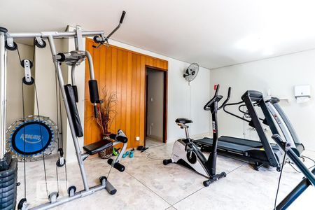 Apartamento à venda com 120m², 3 quartos e 2 vagas Apartamento à venda com 120m², 3 quartos e 2 vagasÁrea Comum - Academia
