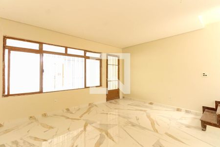 Casa à venda com 187m², 4 quartos e 2 vagasSala