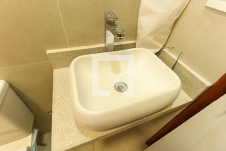 Casa à venda com 187m², 4 quartos e 2 vagasDetalhe Banheiro 1