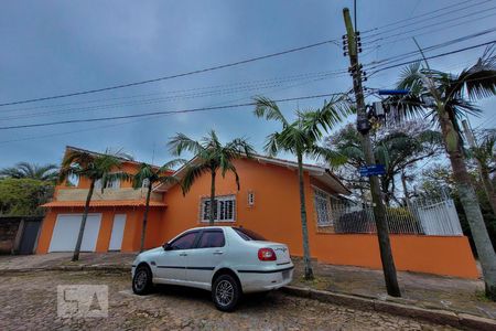 Casa para alugar com 197m², 3 quartos e 4 vagasFachada