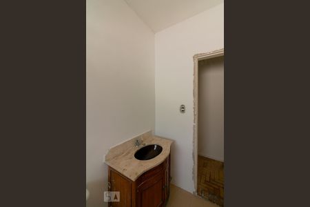 Casa à venda com 242m², 3 quartos e 2 vagas Casa à venda com 242m², 3 quartos e 2 vagasBanheiro