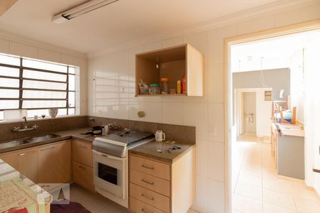 Casa à venda com 242m², 3 quartos e 2 vagas Casa à venda com 242m², 3 quartos e 2 vagasCozinha