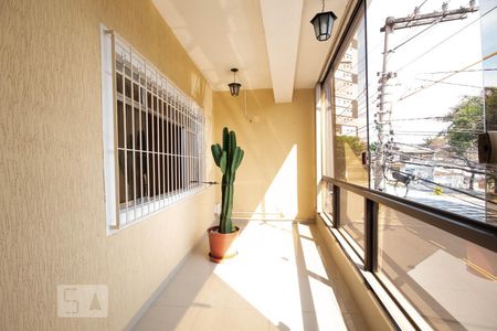 Sacada de casa à venda com 3 quartos, 250m² em Vila Osasco, Osasco