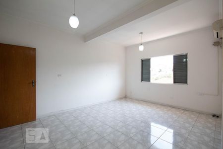 Casa à venda com 250m², 3 quartos e 4 vagas Casa à venda com 250m², 3 quartos e 4 vagasSuíte