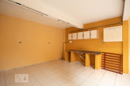 Casa à venda com 250m², 3 quartos e 4 vagas Casa à venda com 250m², 3 quartos e 4 vagasQuintal com churrasqueira