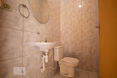 Casa à venda com 250m², 3 quartos e 4 vagas Casa à venda com 250m², 3 quartos e 4 vagasBanheiro de Serviço