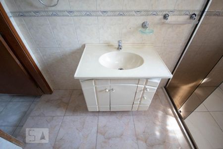 Casa à venda com 250m², 3 quartos e 4 vagas Casa à venda com 250m², 3 quartos e 4 vagasBanheiro da Suíte