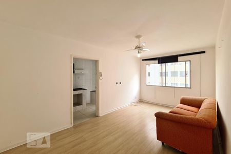 Apartamento à venda com 70m², 3 quartos e sem vagaSala