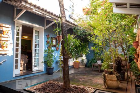 Casa à venda com 238m², 4 quartos e 3 vagasJardim