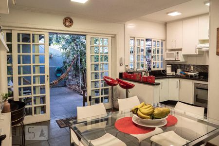 Casa à venda com 238m², 4 quartos e 3 vagasCozinha