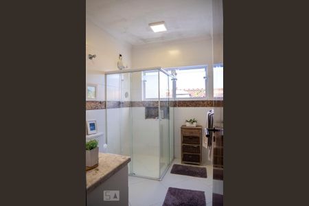 Casa à venda com 238m², 4 quartos e 3 vagasBanheiro Social