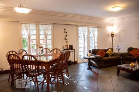 Sala de casa à venda com 4 quartos, 238m² em Vila Vera, São Paulo