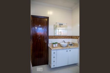 Casa à venda com 238m², 4 quartos e 3 vagasBanheiro Social