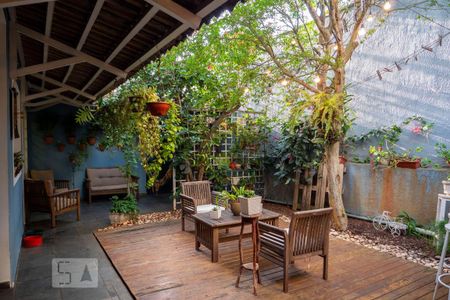 Casa à venda com 238m², 4 quartos e 3 vagasQuintal