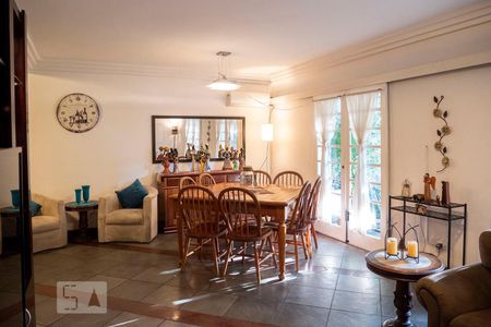 Sala de casa à venda com 4 quartos, 238m² em Vila Vera, São Paulo