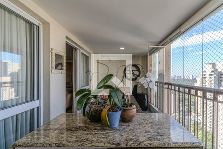 Apartamento à venda com 140m², 3 quartos e 2 vagasVaranda